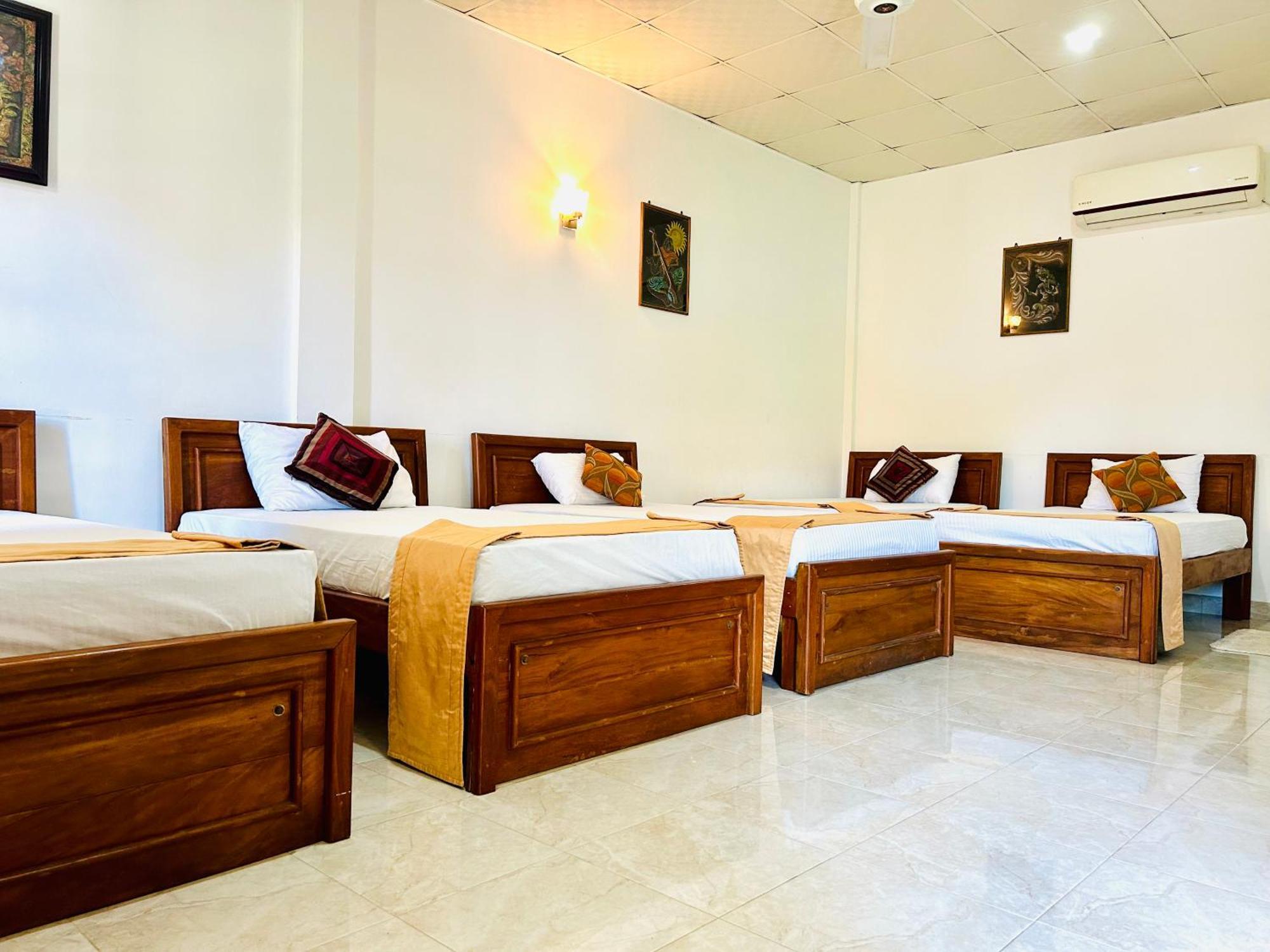 Royal Nest Bed and Breakfast Polonnaruwa Esterno foto